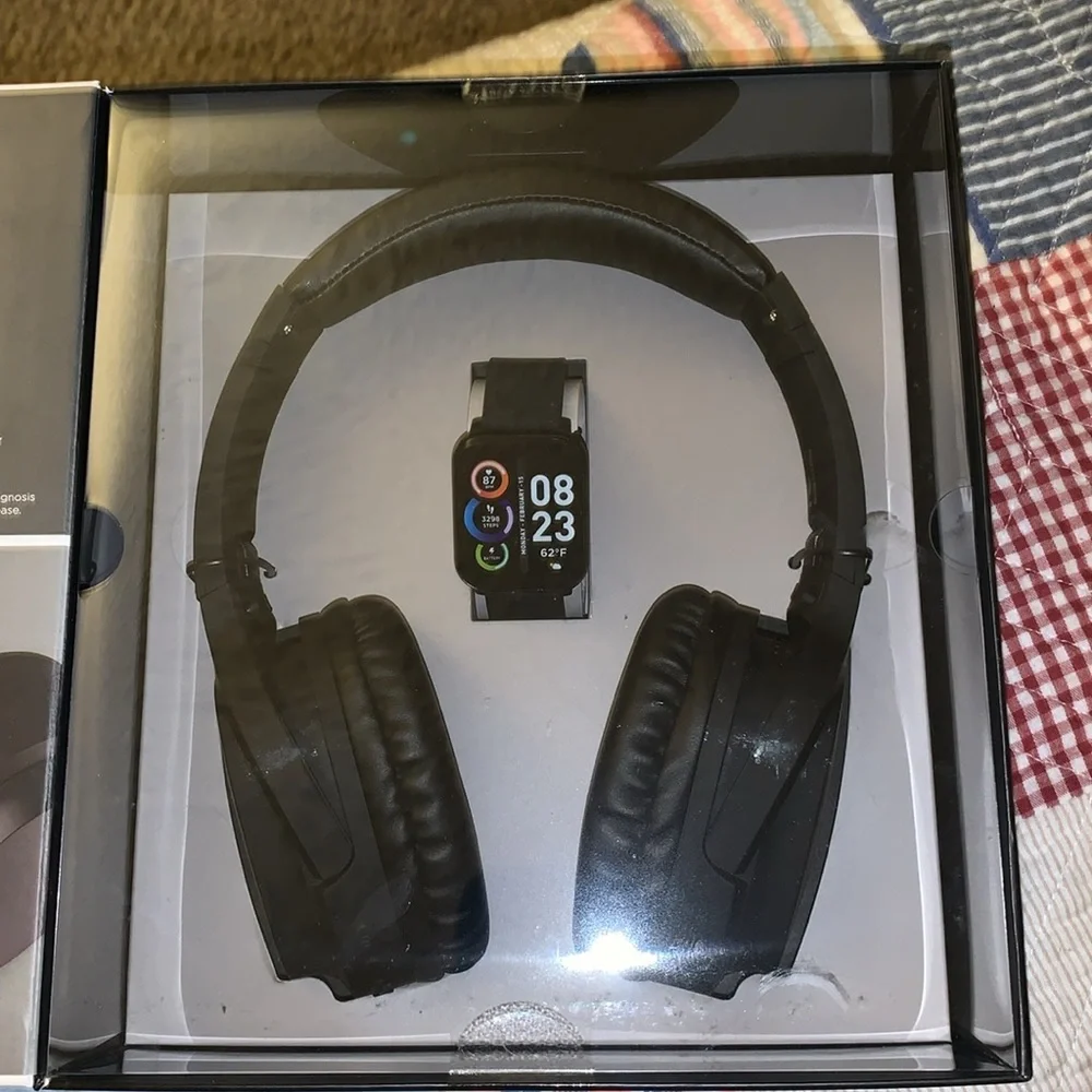 itech fusion2 smartwatch and wireless headphones